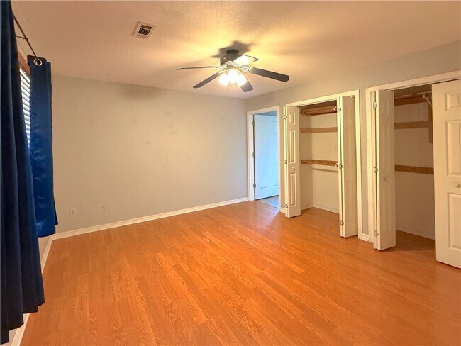 Building Photo - 28 Hickory Cir