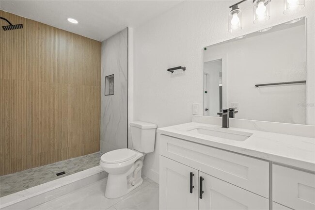 Building Photo - 2134 Catalina Dr