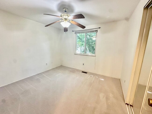 Building Photo - 21669 Tulipwood St