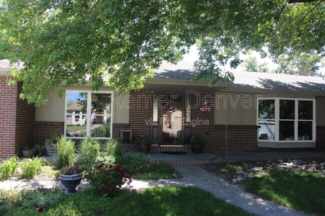 Building Photo - 1070 S Elmira St