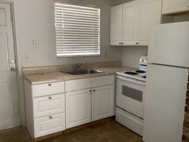 Building Photo - Downtown 1 bdrm Apt
