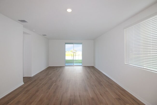 Building Photo - Magnolia Bay Annual Home for Rent