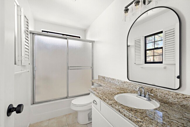 Building Photo - 1060 Calle Del Cerro