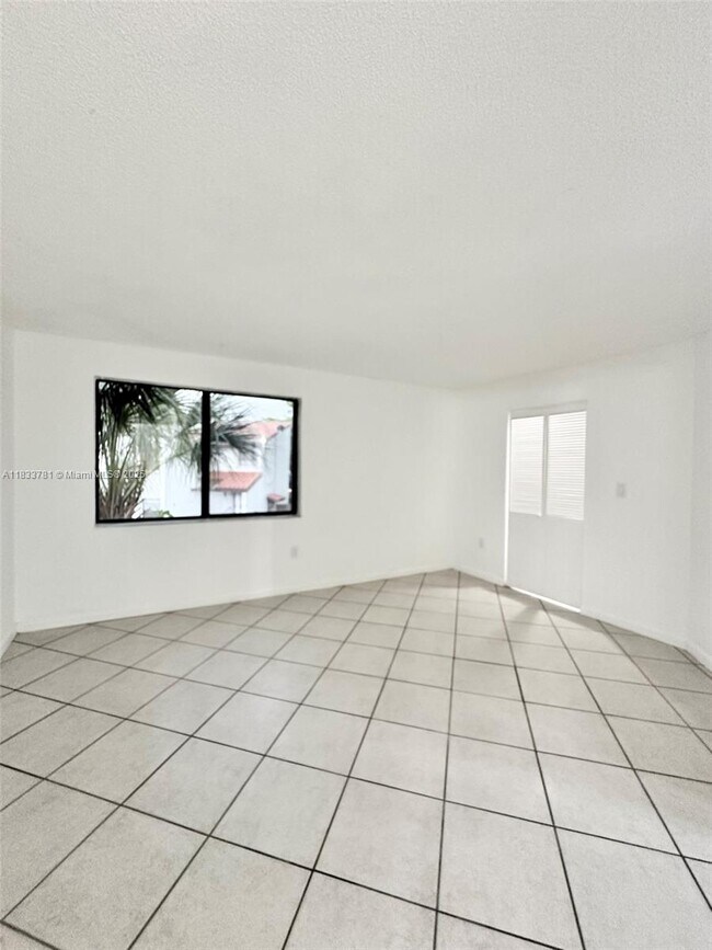 Building Photo - 10237 NW 9th St Cir