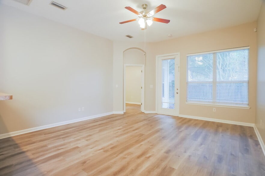 Building Photo - 1869 Enterprise Ave