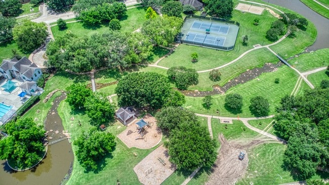 Building Photo - 427 Birch Hill Dr