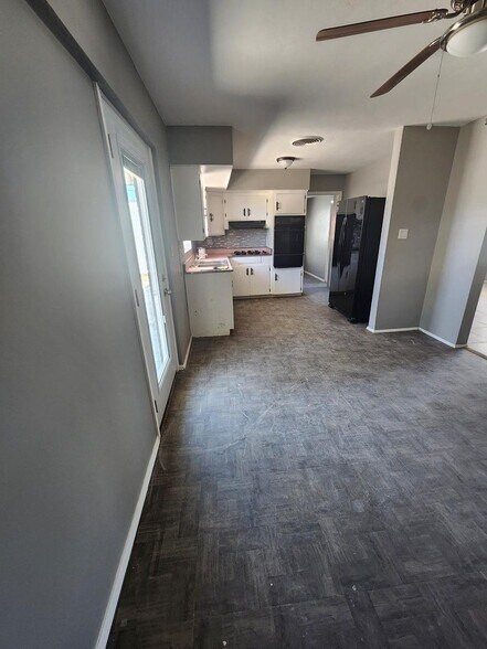 Building Photo - 7033 E Calle Orion