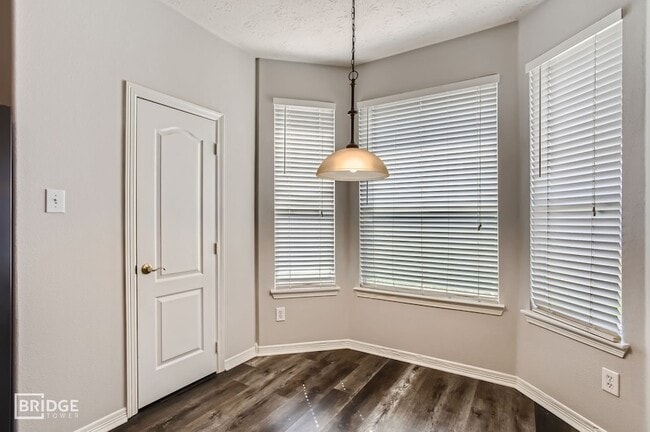 Building Photo - 3138 Red Rover Ct