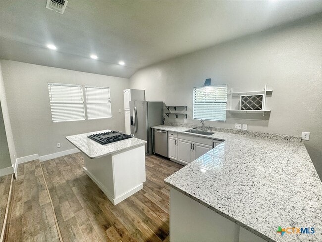 Building Photo - 159 S Hackberry Ave