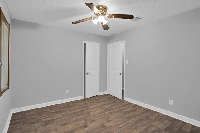 Building Photo - 9611 Huntington Hill Dr