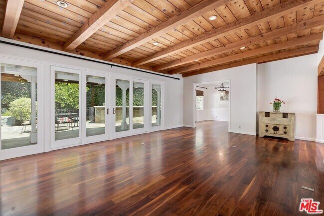 Building Photo - 4221 W Toluca Lake Ln