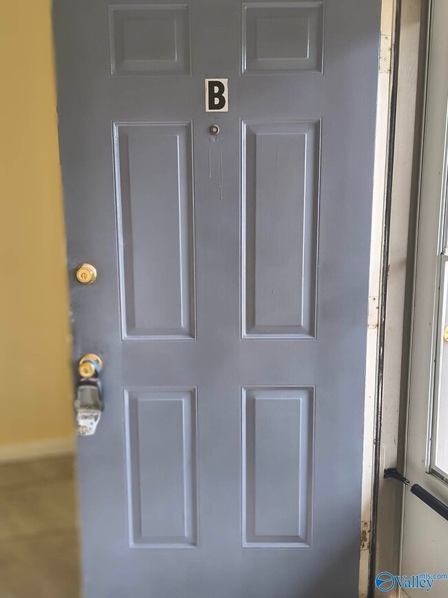 Building Photo - 6206 Friar Tuck Dr NW