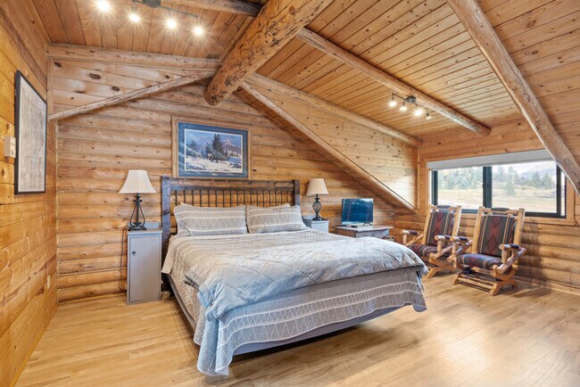 Building Photo - 5406 Henrys Lake Rd