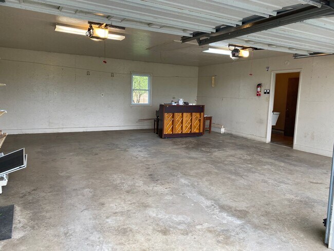 Building Photo - Coming soon! 4 Bedroom Farmhouse for Rent ...