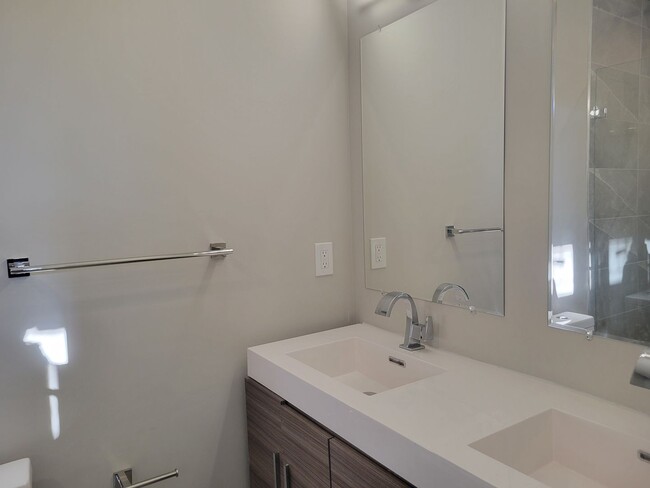 Building Photo - Brand New Constructed 3 BR/3 BA Apartment ...