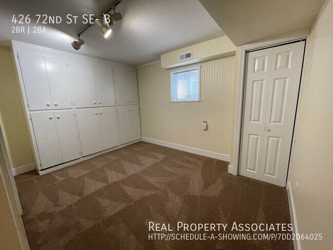 Building Photo - Beverly Lake 2 Bed, 1.5 Bath, Available NOW!