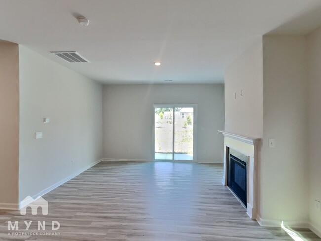 Building Photo - 553 Zermatt Ct