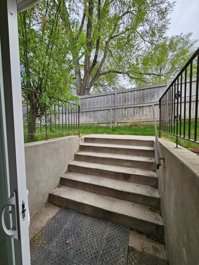 Building Photo - 3963 Dimrall Dr