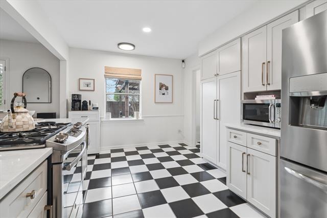 Building Photo - 11631 Saxon St