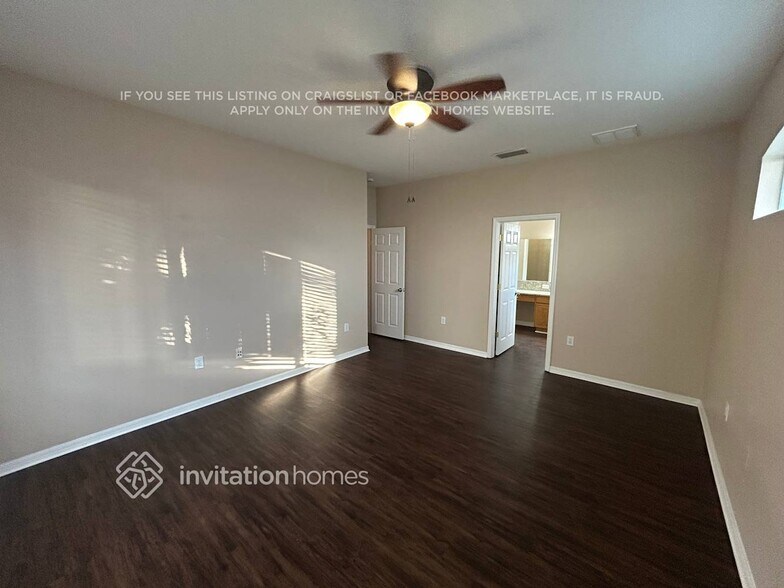 Building Photo - 15454 Martinmeadow Dr