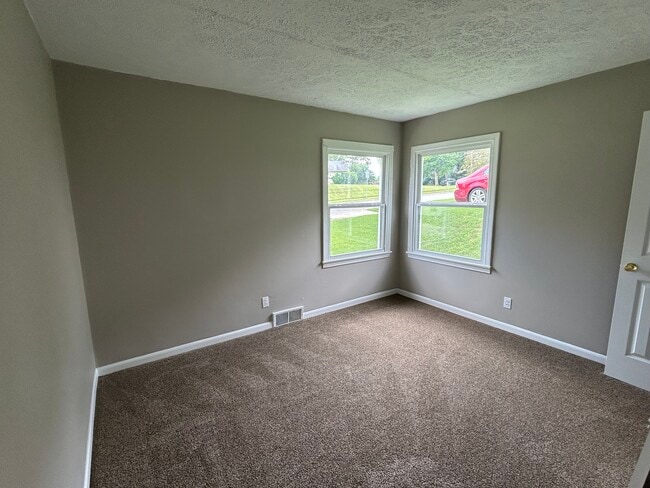 Building Photo - 2211 Hazelton Ave