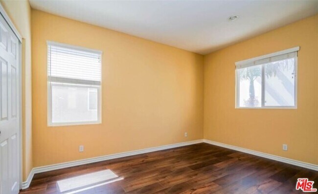 Building Photo - 1241 Ivy Terrace