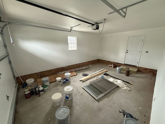 Building Photo - 5918 Woodside Ave