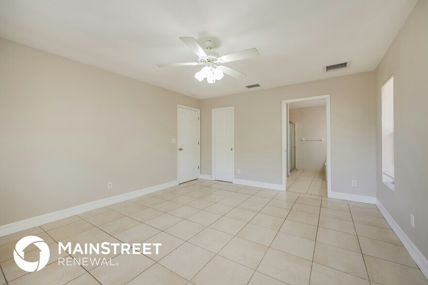 Building Photo - 448 Reading St