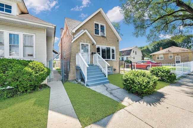 Building Photo - 6645 S Seeley Ave