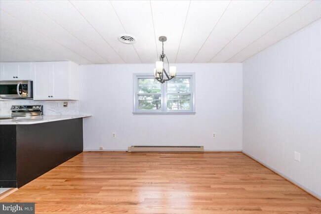 Building Photo - 6 Schaller Ln