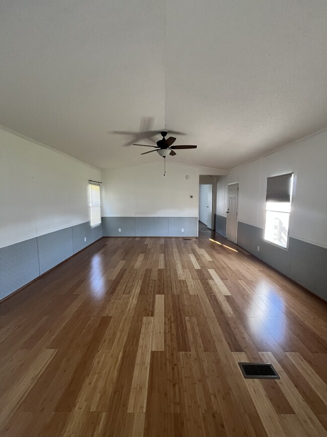 Building Photo - 605 Jess Hord Rd