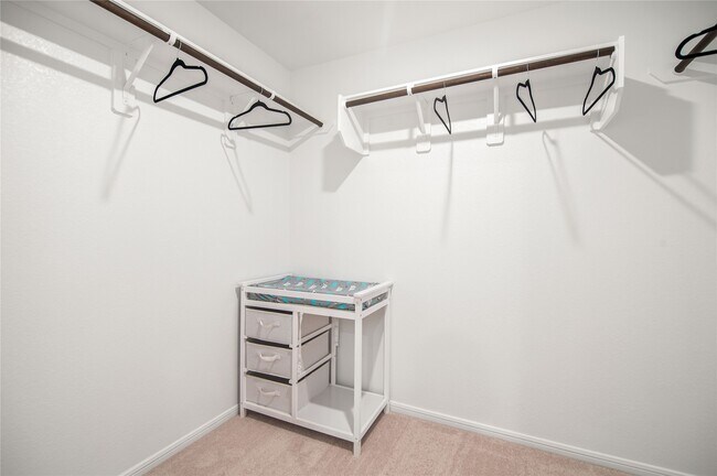 Building Photo - 1001 Caramel Shrs Dr