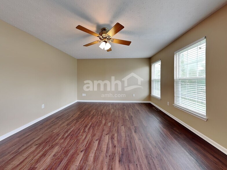 Building Photo - 181 Coyote Dr