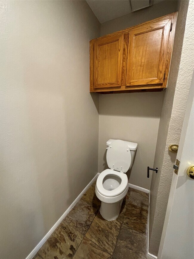 Building Photo - 12755 Mill Ridge Dr