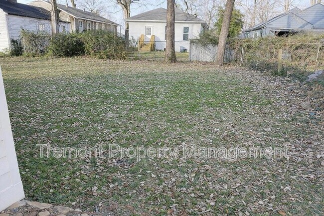 Building Photo - 1903 E 13th St