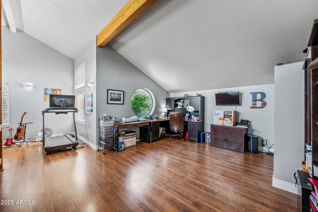 Building Photo - 1207 N Arrowhead Dr