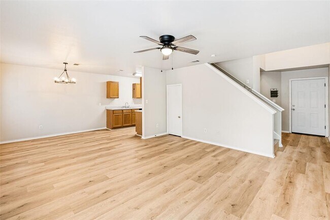 Building Photo - 945-947-947 Sagewood Trail