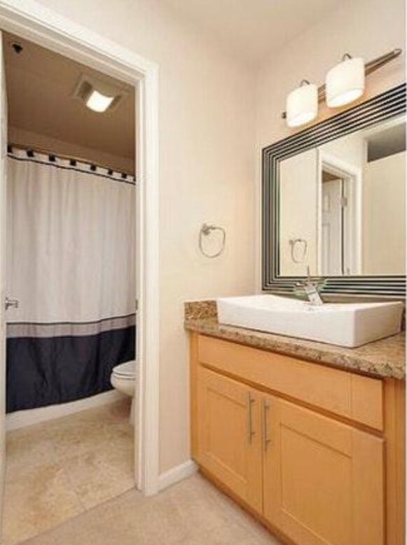 2nd Bathroom - Upstairs - 223 Shorebird Cir