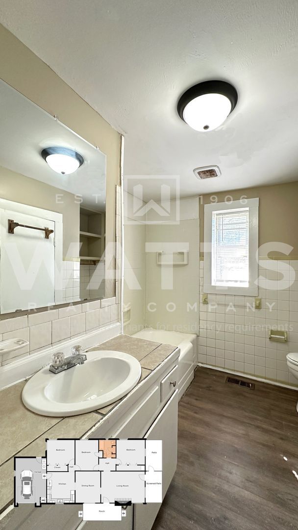 Building Photo - 3 Bedroom Home w/Lots of Space in Forestda...