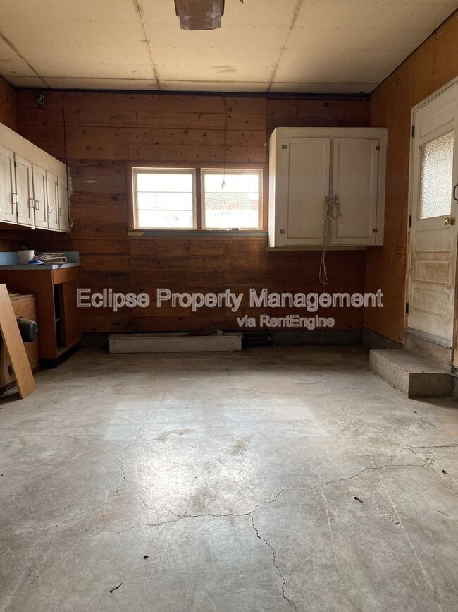 Building Photo - 102 Poncha Ave