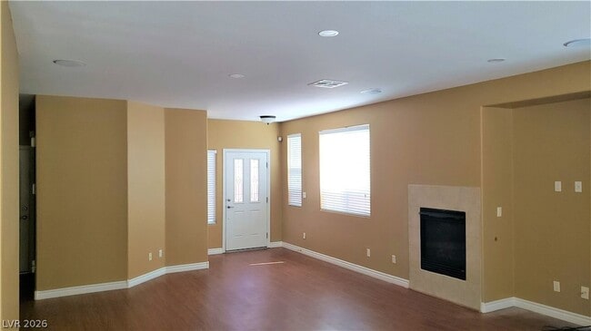 Building Photo - 2819 Dunnottar Ave