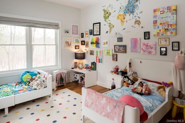 Building Photo - 46 Will Tremper Dr