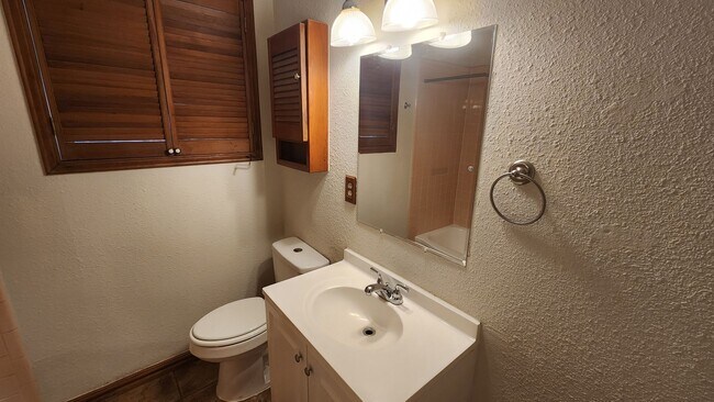 Building Photo - Charming 3-Bedroom Home in Highly Sought-A...