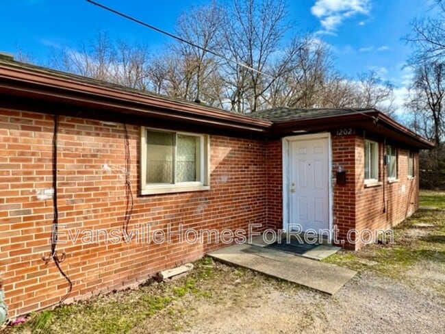 Building Photo - 1202 S Lombard Ave