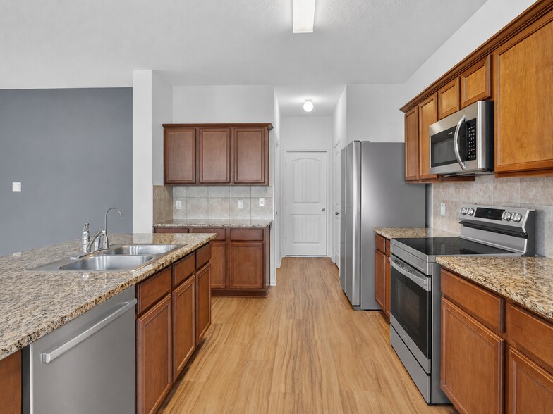Building Photo - 1702 Wild Rye Cir