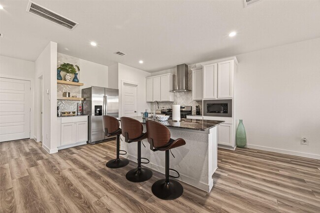 Building Photo - 10514 Wellesley Ter Trl