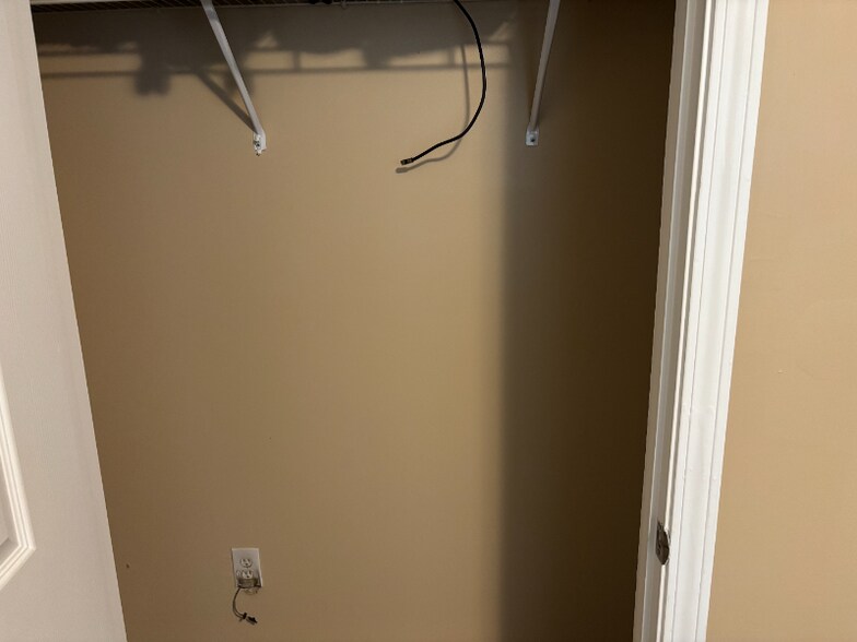 Building Photo - 5104 Fairington Village Dr