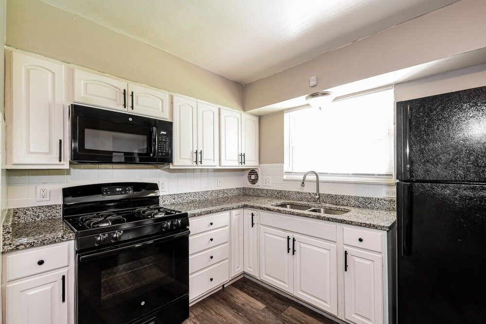 Building Photo - 1850 Shirlene Dr