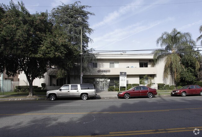 Building Photo - Montana Apartments