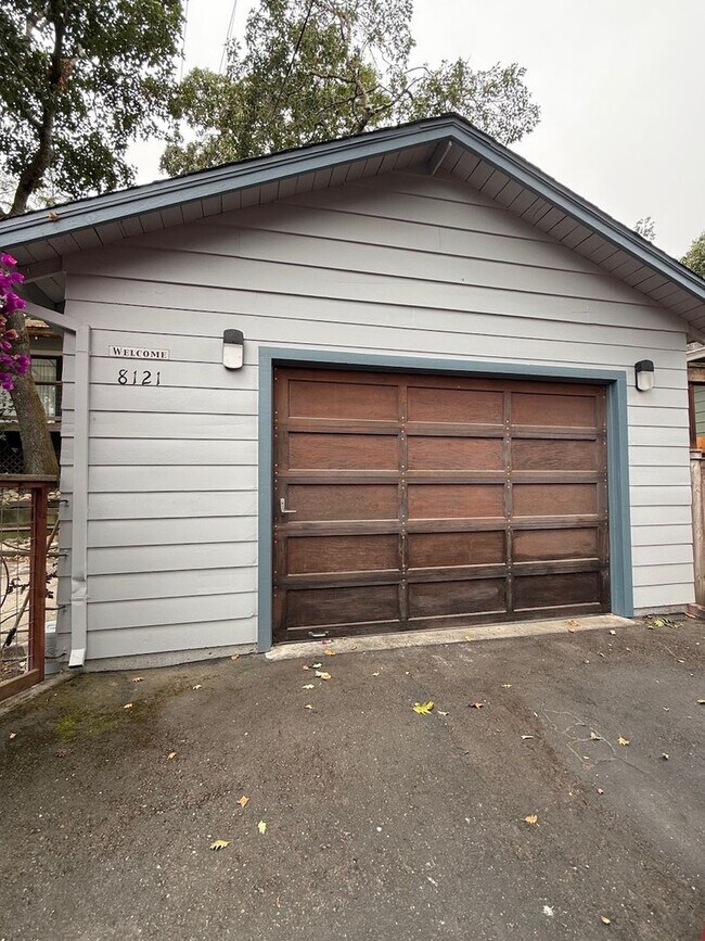Building Photo - 3 Bedroom/ 2 bathroom Home in Cotati